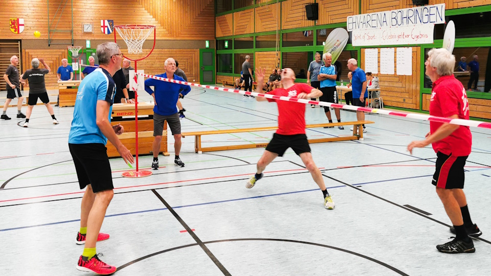 Die Finalrunden der Boule- und Einhand-Volleyballer waren an Spannung nicht zu überbieten